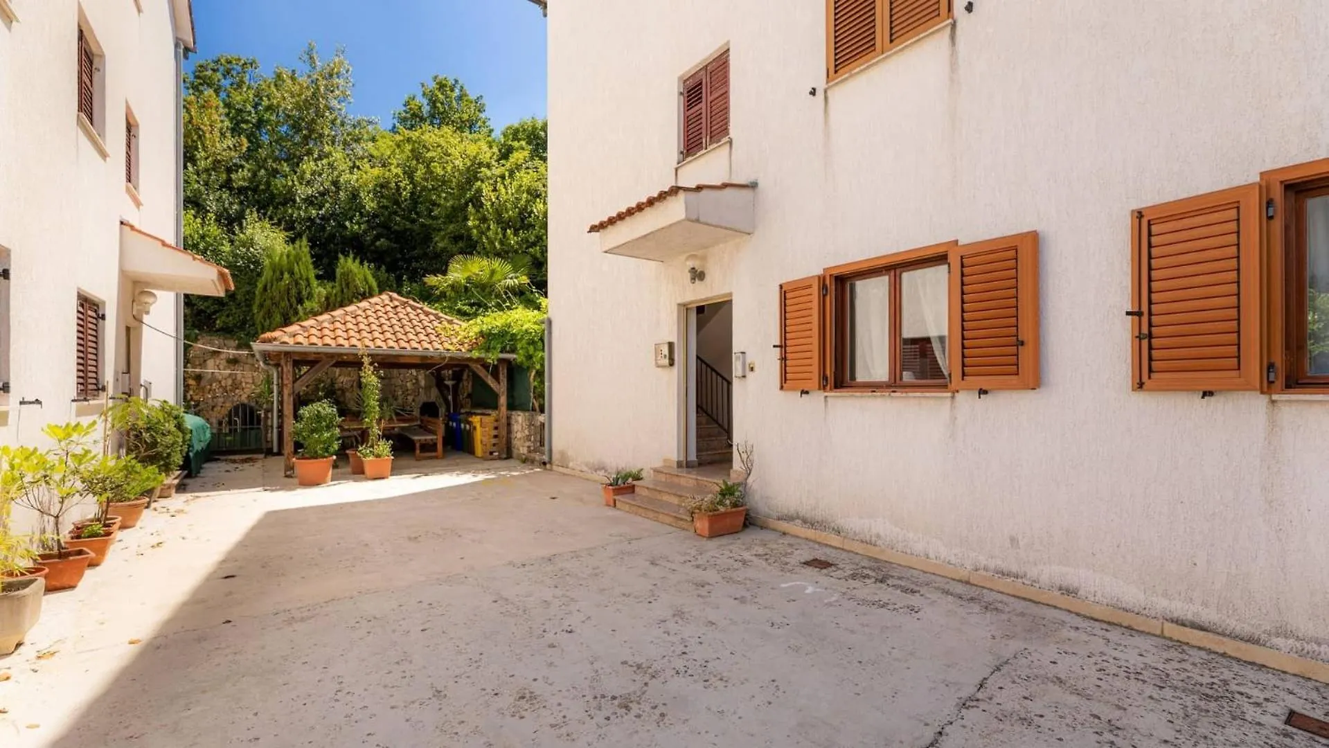 Apartments With A Parking Space Nska, Krk - 21727 Malinska