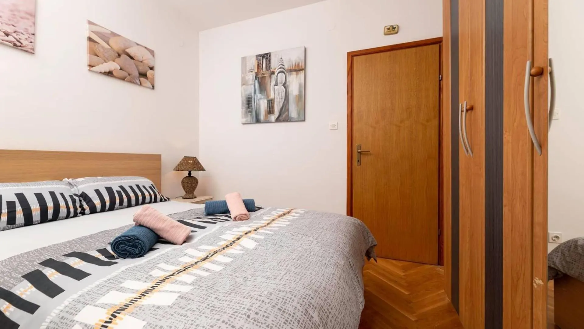 Apartments With A Parking Space Nska, Krk - 21727 Malinska
